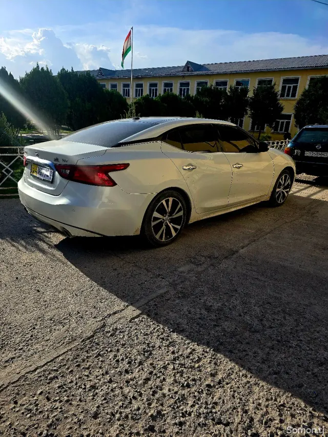 Nissan Maxima 2017 · 3.5 AT
