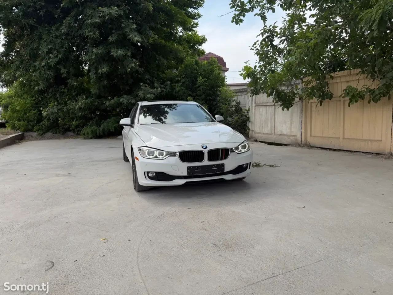 BMW 3 series 2015 · 2.0 AT