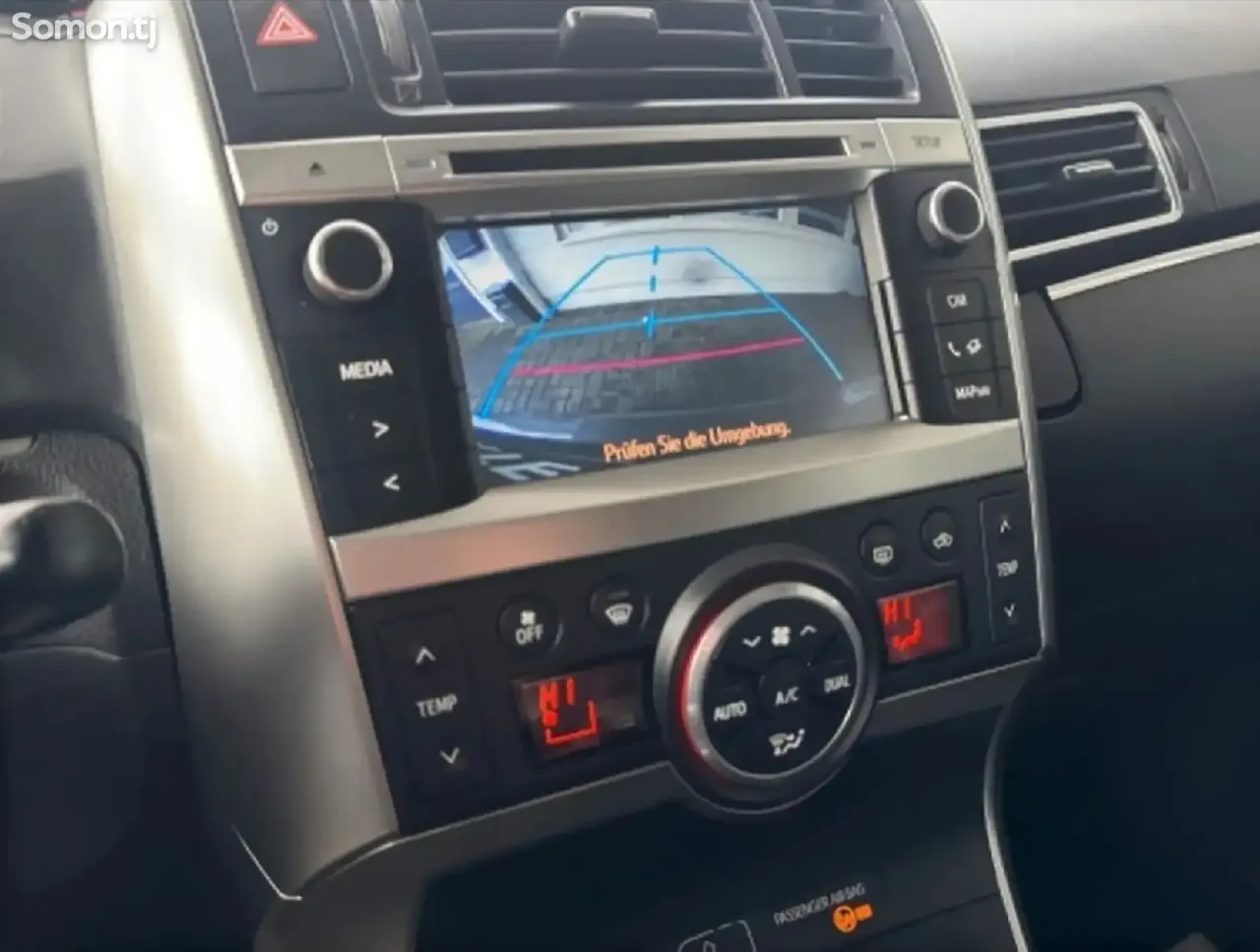 Toyota Verso 2014 · 1.6 MT