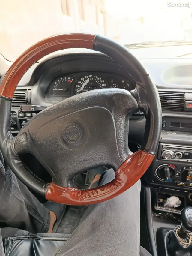 Opel Astra F 1996 · 1.6 MT