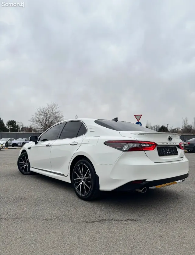Toyota Camry 2019 · 2.5 AT