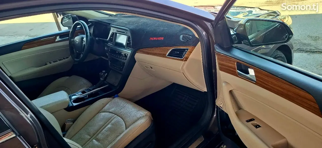 Hyundai Sonata 2014 · 2.4 AT