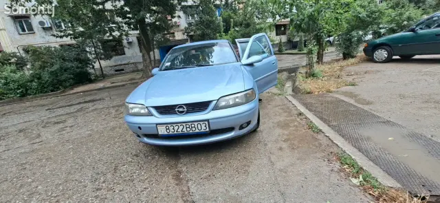 Opel Vectra B 1996 · 1.6 MT