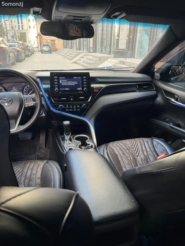 Toyota Camry 2021 · 2.5 AT