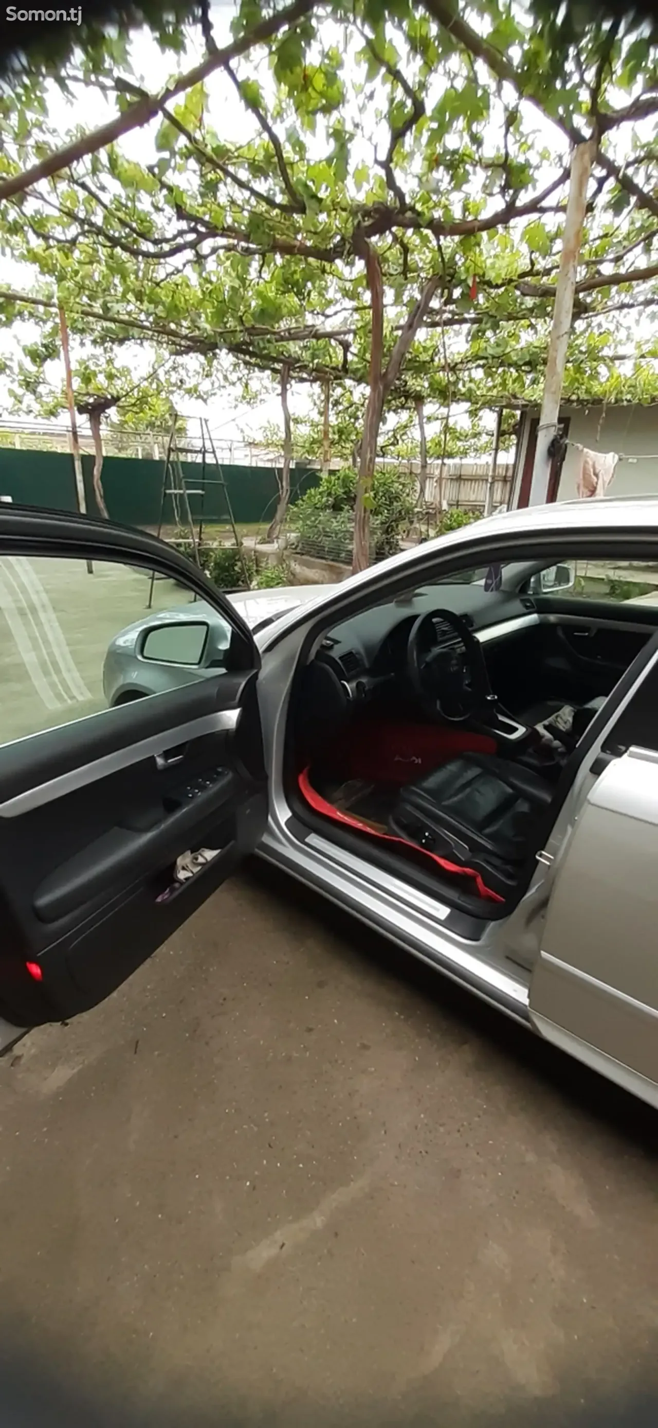 Audi A4 2008 · 2.0 MT