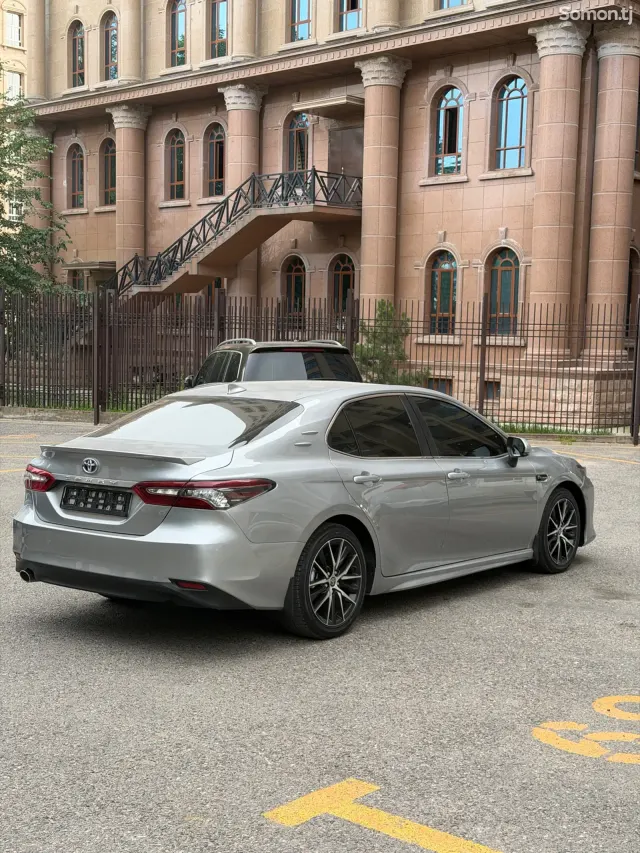 Toyota Camry 2022 · 2.5 AT