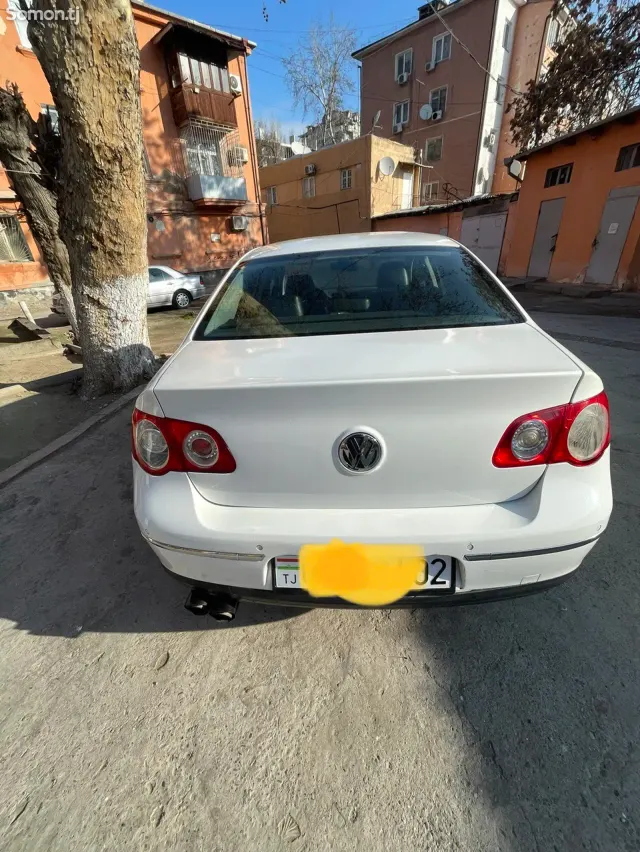 Volkswagen Passat 2009 · 2.0 AT