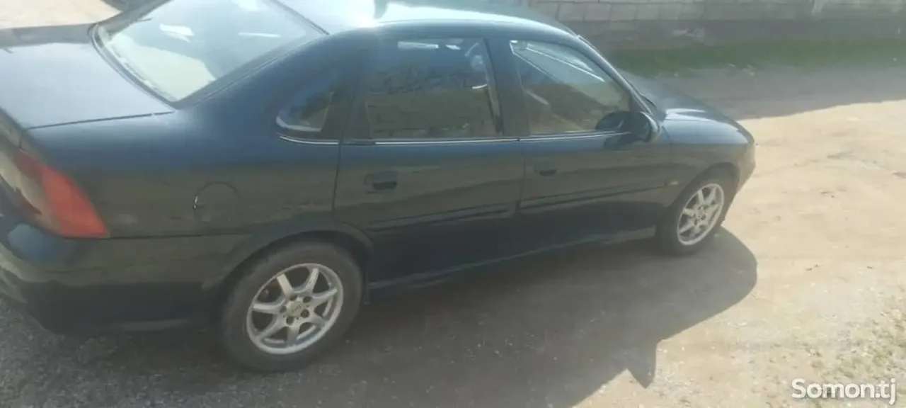 Opel Vectra B 1999 · 1.6 MT