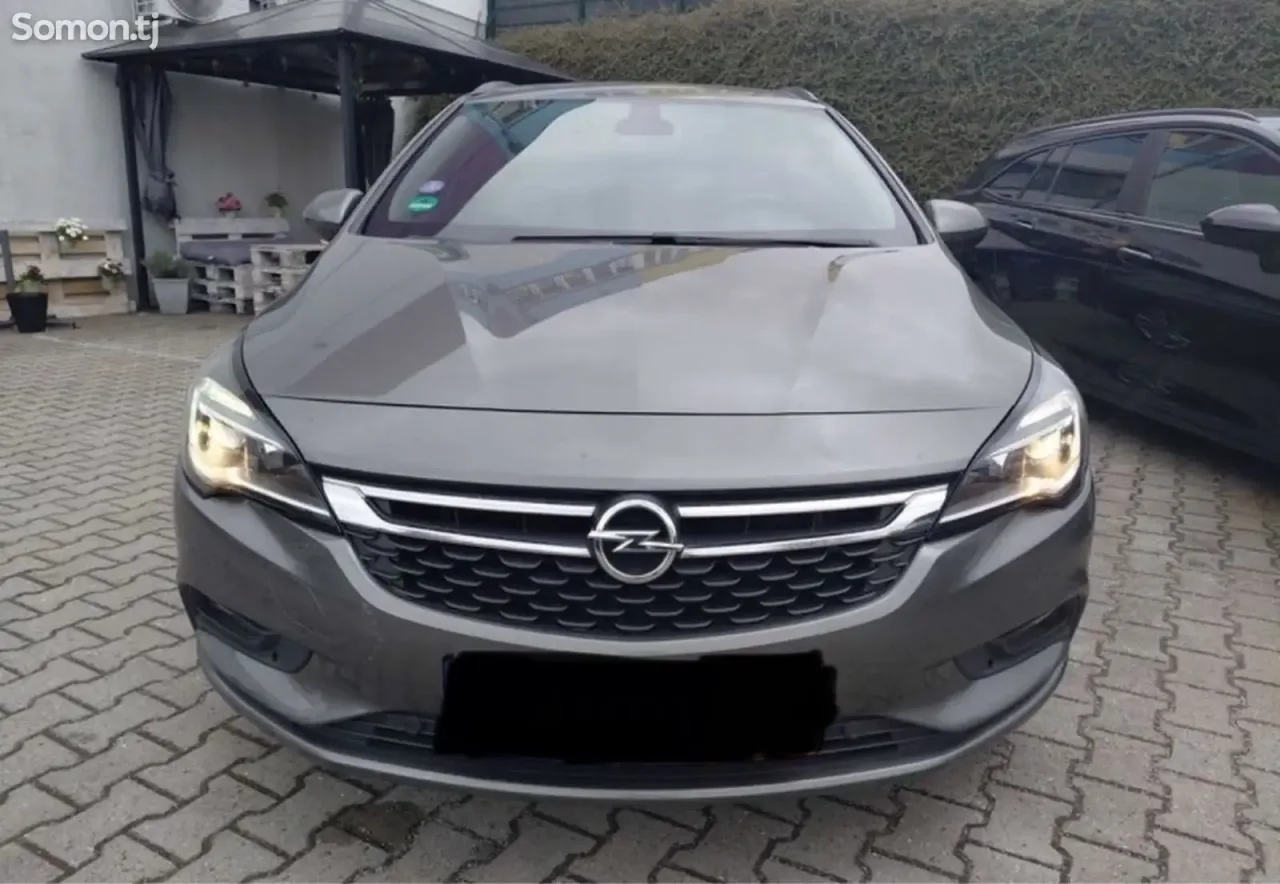 Opel Astra K 2020 · 1.4 AT