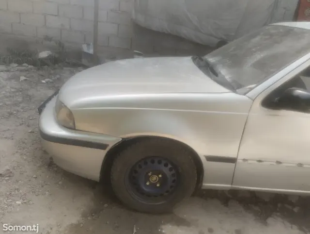Daewoo Nexia 1995 · 1.6 MT