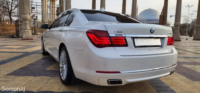 BMW 7 series 2014 · 4.0 AT