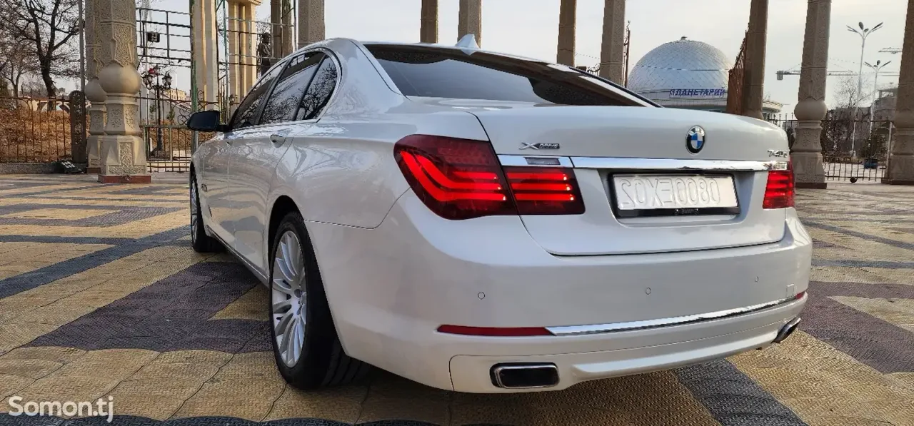 BMW 7 series 2014 · 4.0 AT