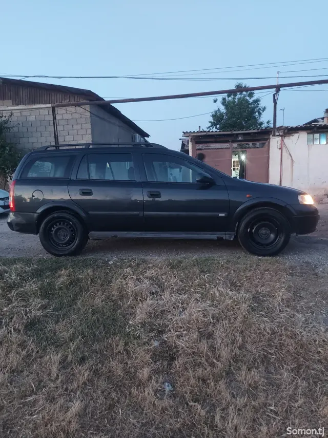 Opel Astra G 1998 · 1.6 MT