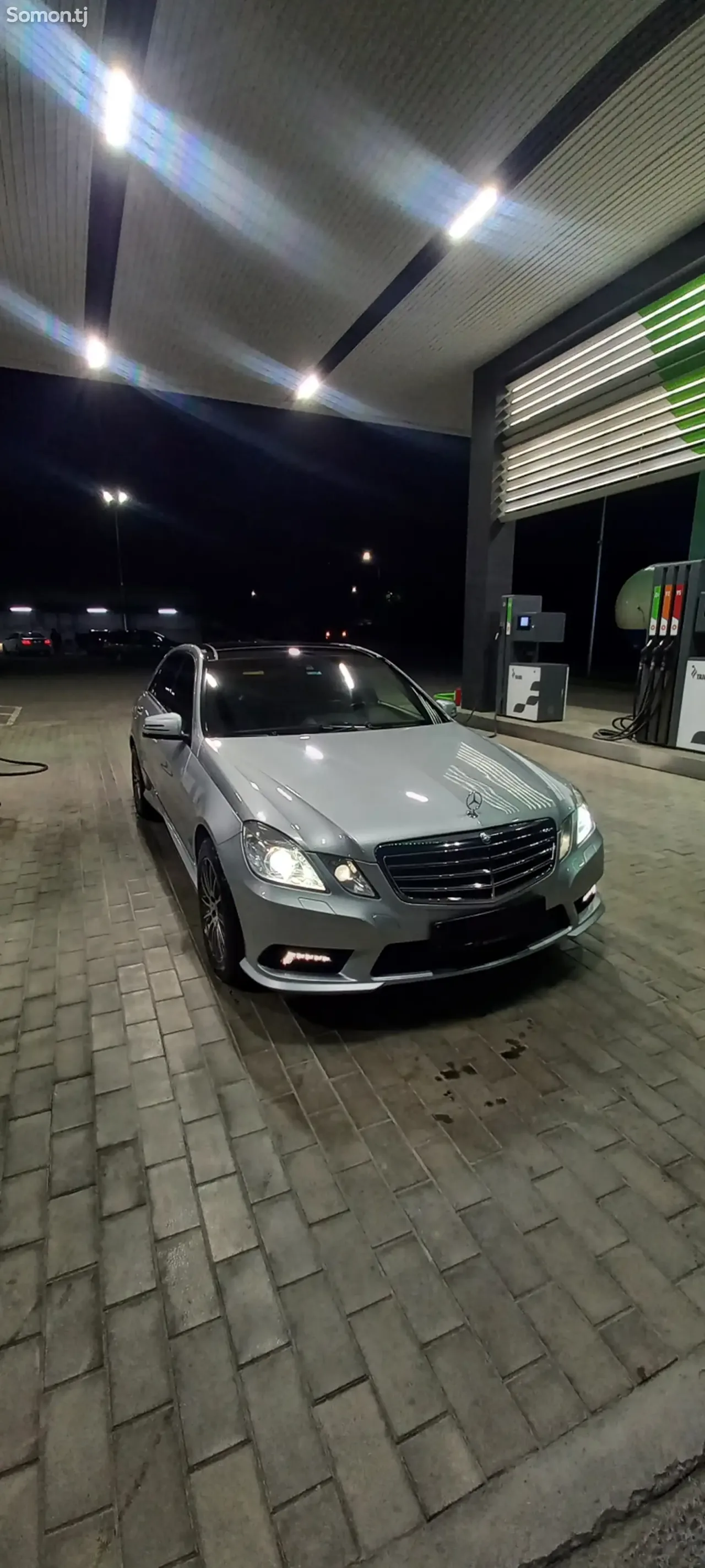 Mercedes-Benz E class 2010 · 3.5 AT