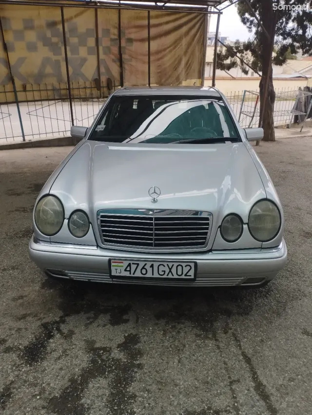 Mercedes-Benz E class 1997 · 2.2 MT