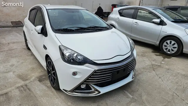 Toyota Aqua 2015 · 1.5 AT