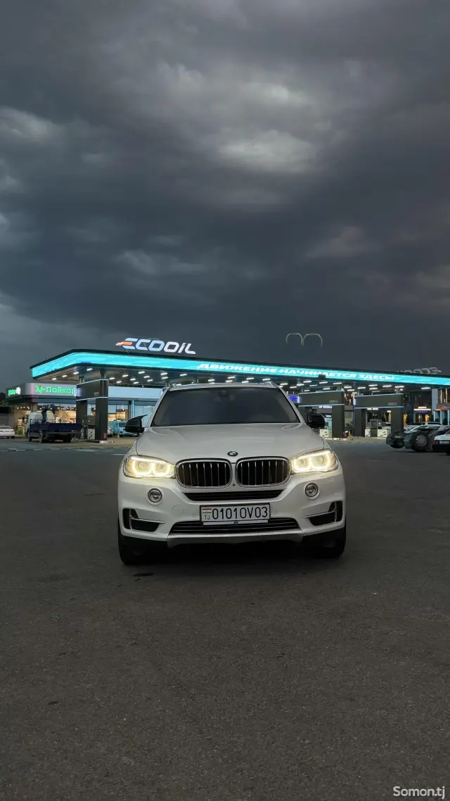 BMW M5 2016 · 3.0 AT