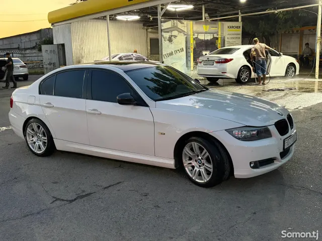 BMW 3 series 2009 · 2.0 AT