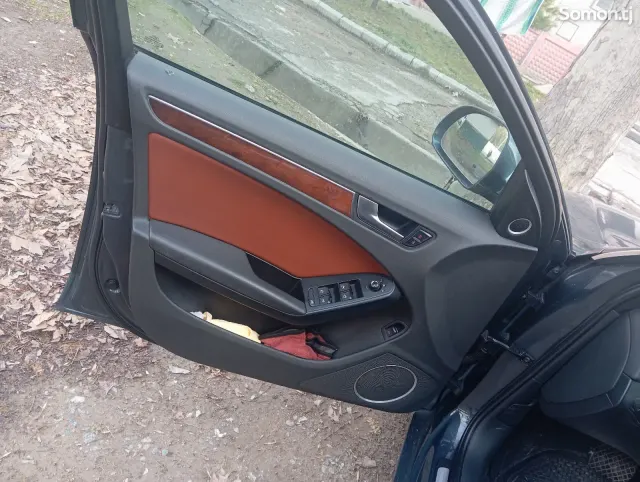 Audi A4 2008 · 3.2 AT