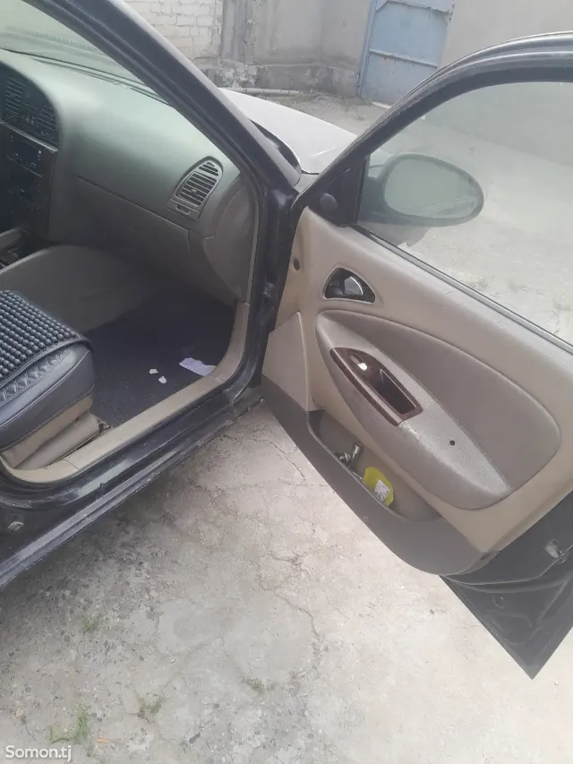 Daewoo Nubira 2004 · 1.6 MT