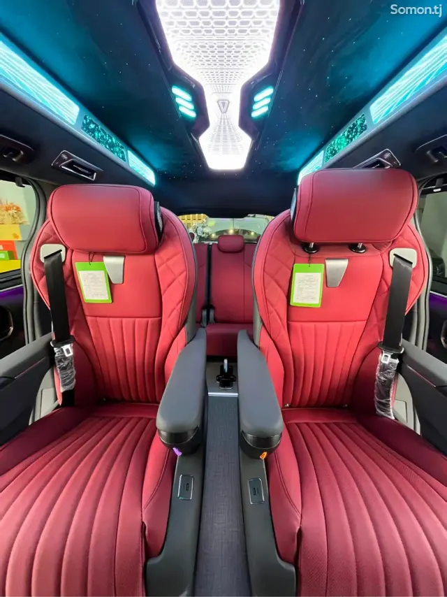 Toyota Granvia 2025 · 2.5 AT