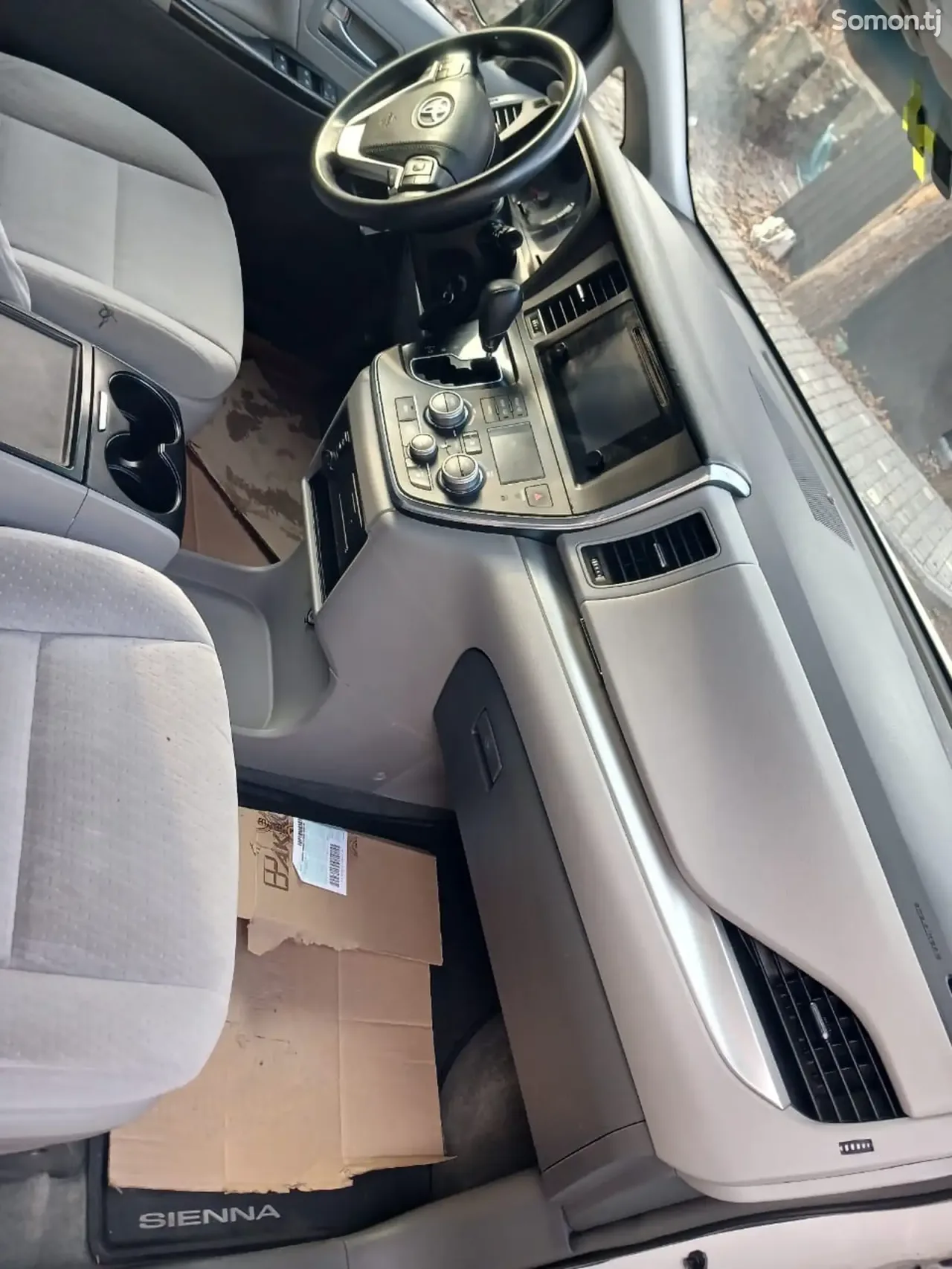 Toyota Sienna 2015 · 3.5 AT