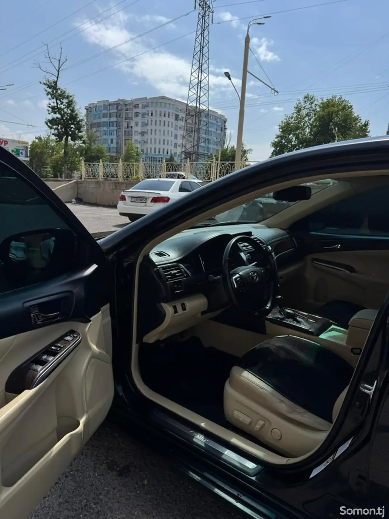 Toyota Camry 2016 · 2.5 AT