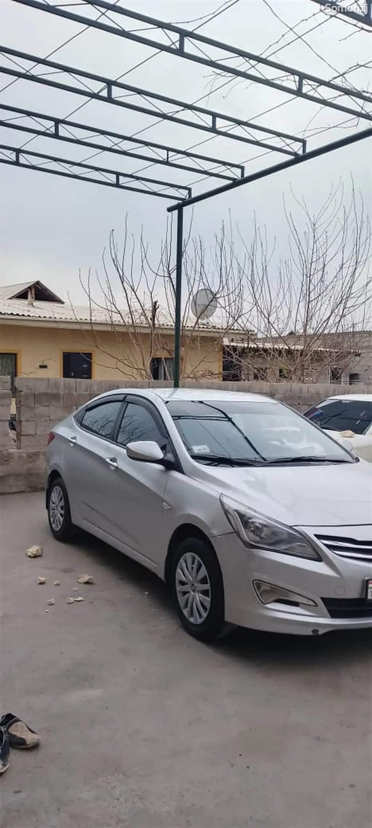 Hyundai Solaris 2015 · 1.6 MT