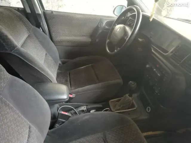 Opel Vectra B 1996 · 1.8 MT