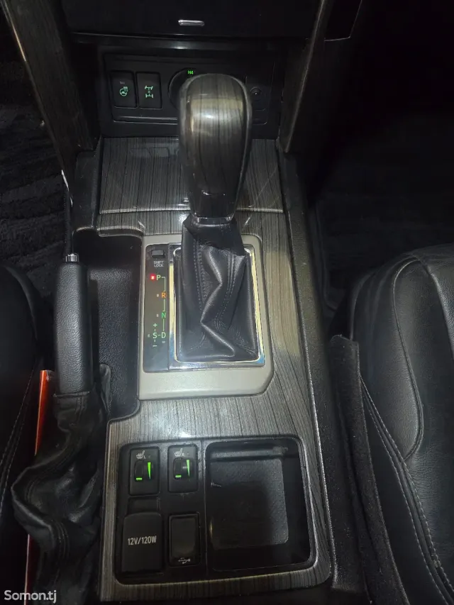 Toyota Land Cruiser Prado 2016 · 2.8 AT
