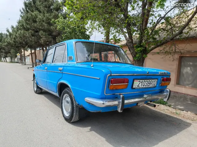 Lada (ВАЗ) 2103 1970 · 1.5 MT
