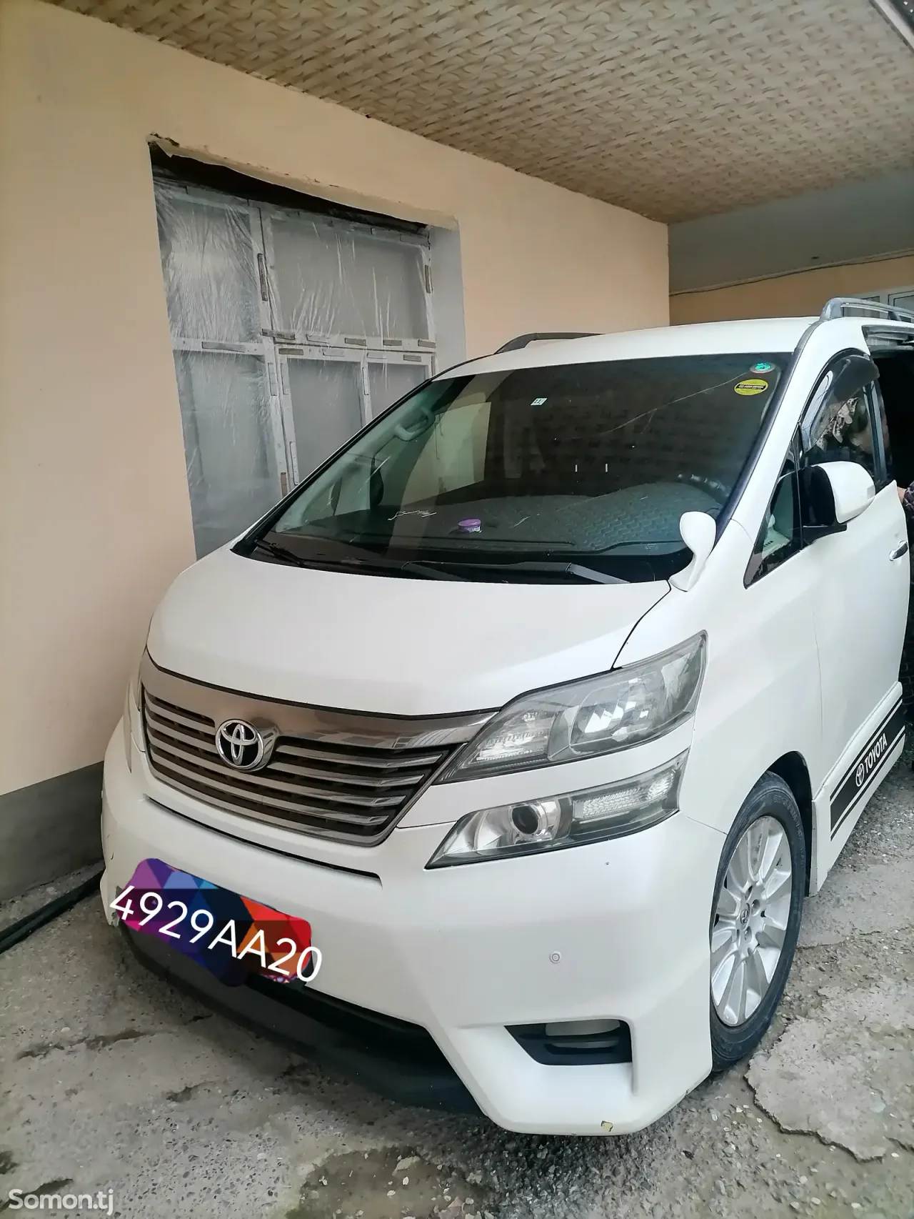 Toyota Vellfire 2014 · 2.4 CVT