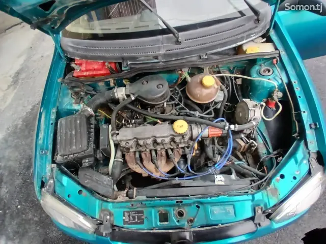 Opel Corsa 1994 · 1.6 MT