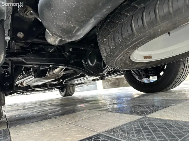 Toyota Land Cruiser 2018 · 4.6 AT