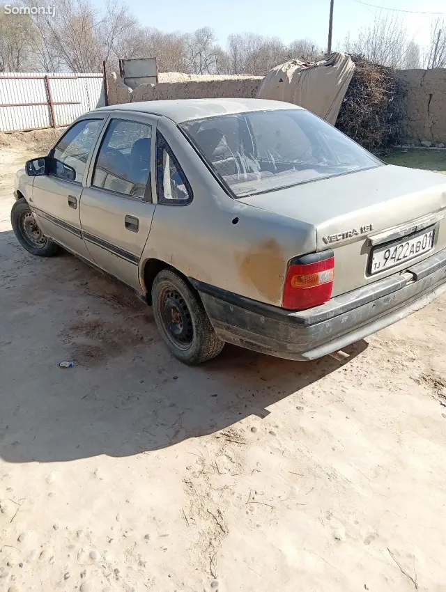 Opel Vectra A 1990 · 1.8 MT