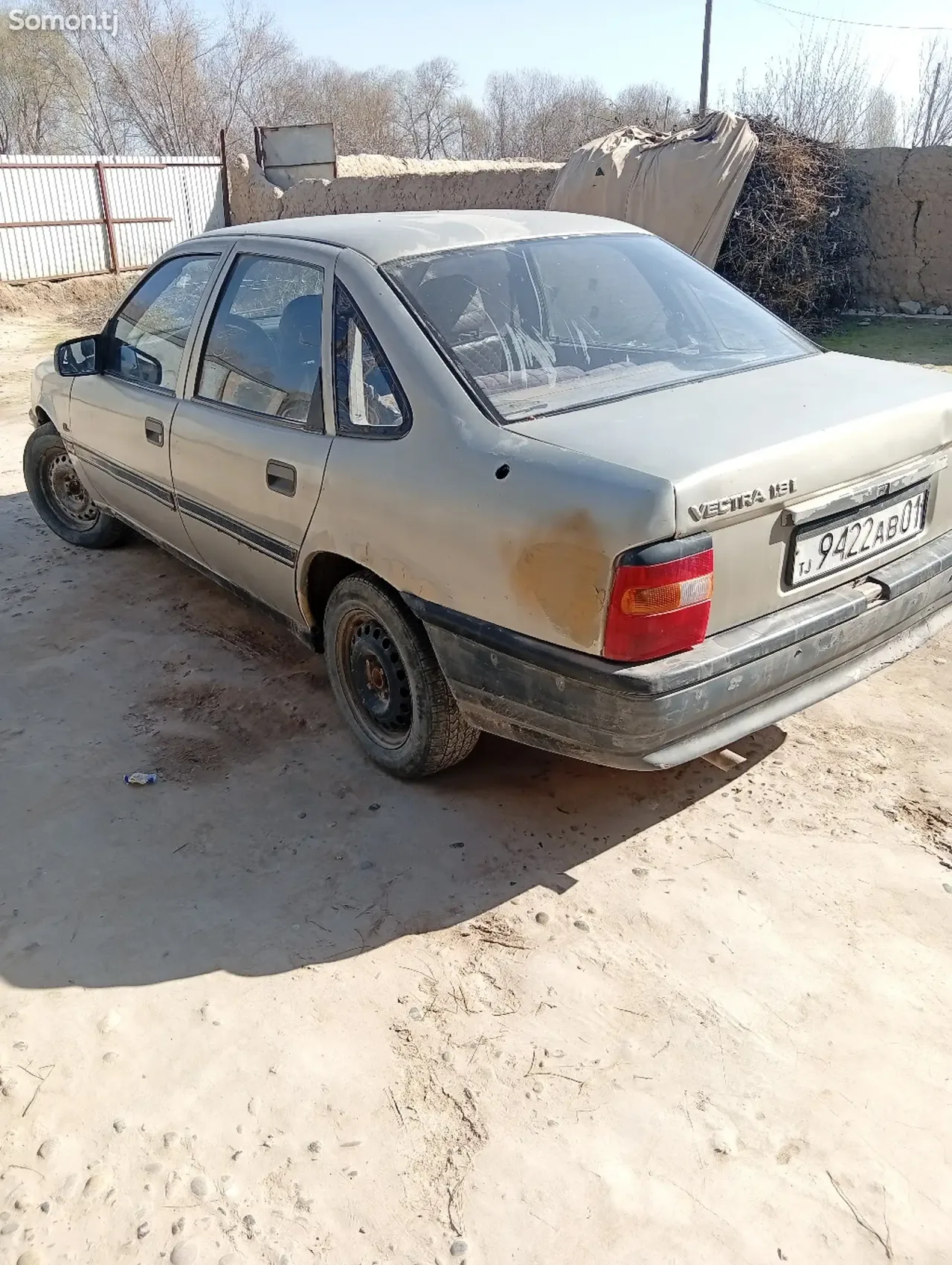 Opel Vectra A 1990 · 1.8 MT