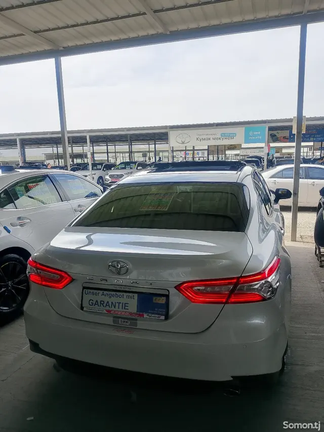 Toyota Camry 2018 · 2.5 AT