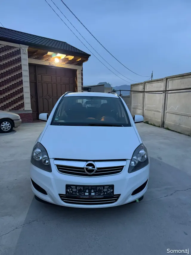 Opel Zafira 2014 · 1.8 MT
