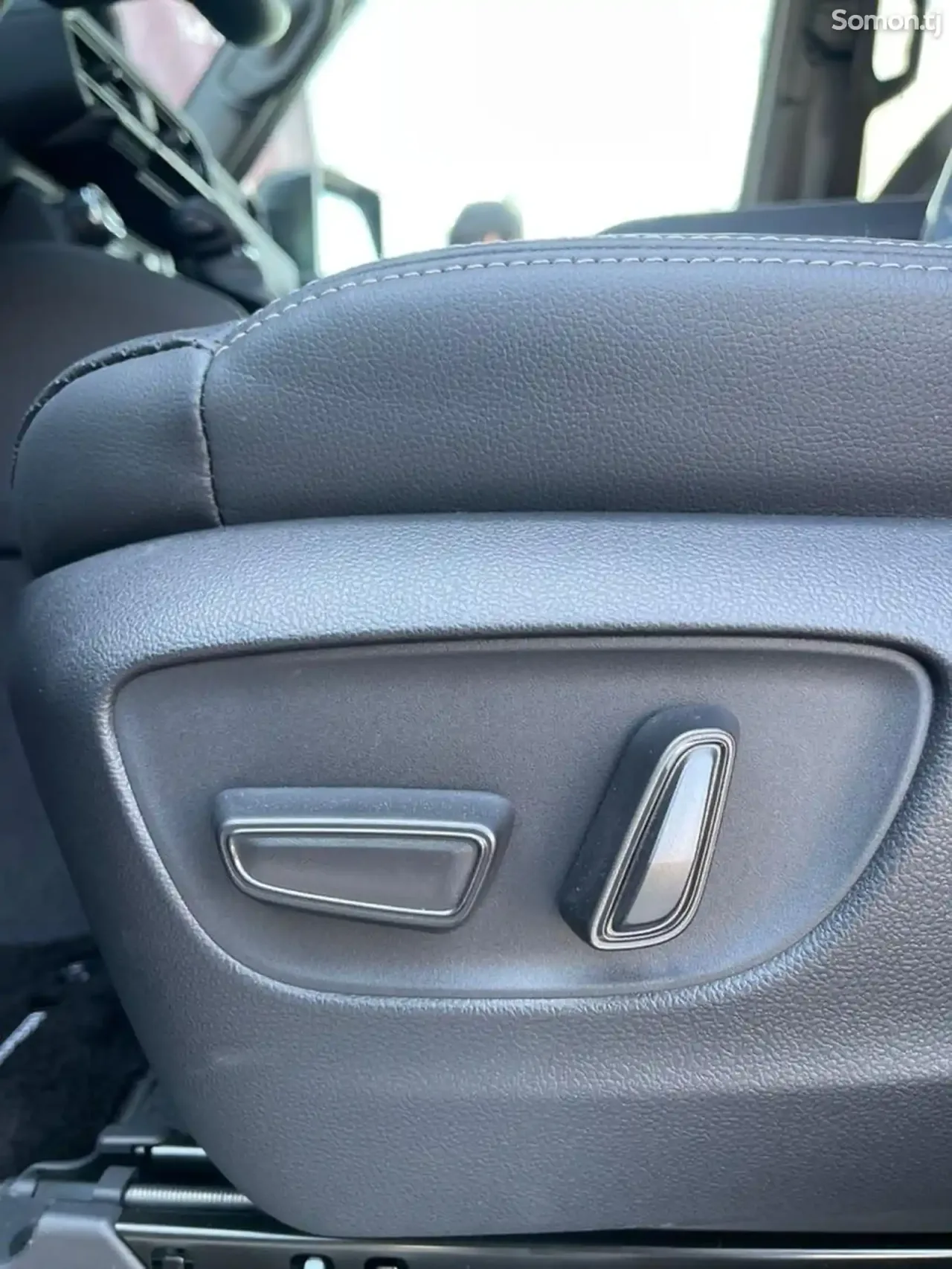 Toyota Land Cruiser Prado 2024 · 2.4 AT