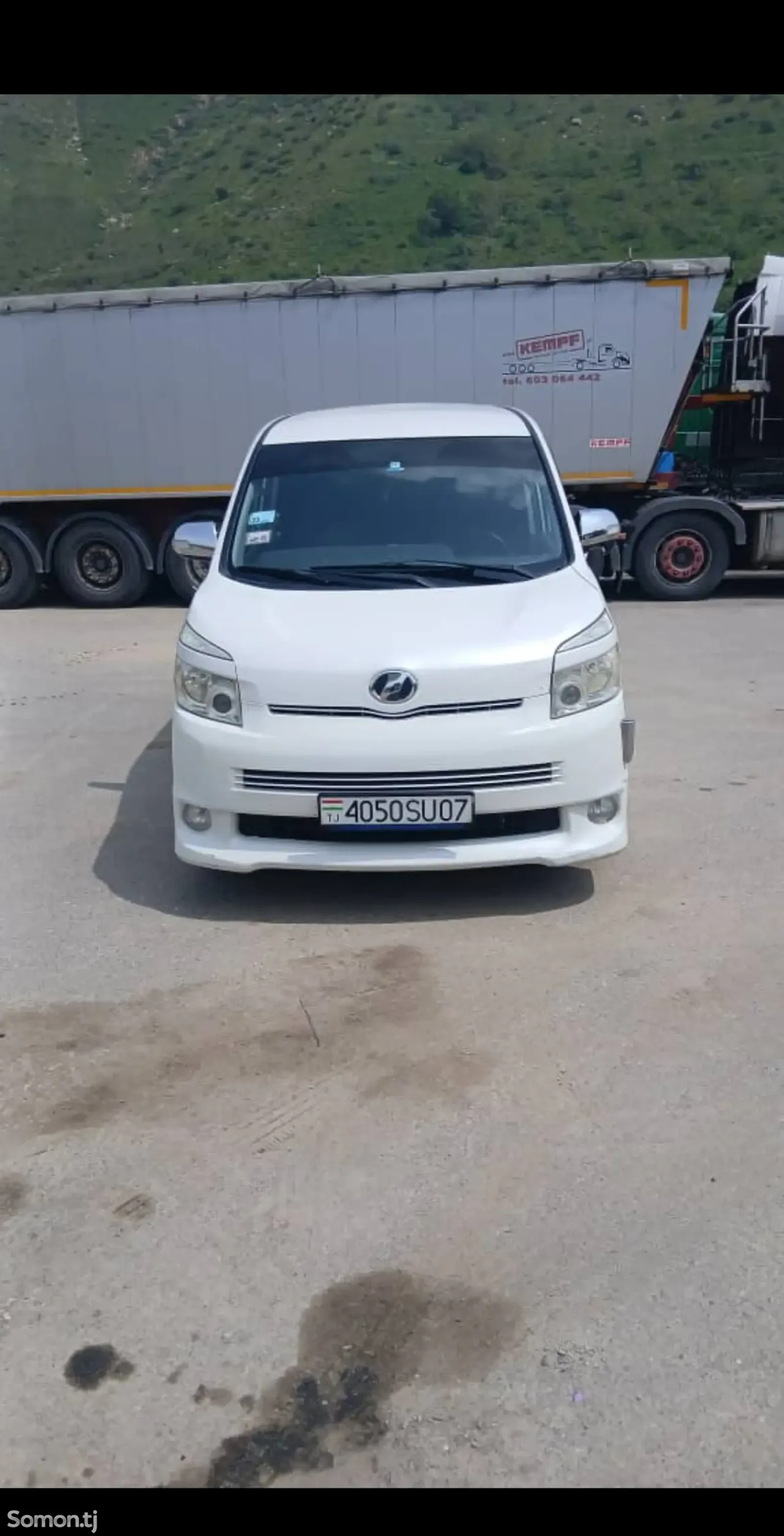 Toyota Voxy 2010 · 2.0 AT