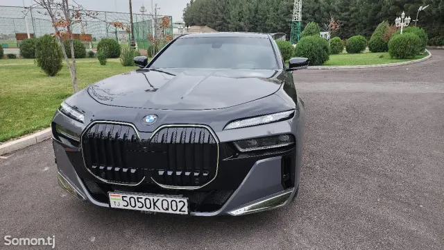 BMW 7 series 2013 · 4.0 AT