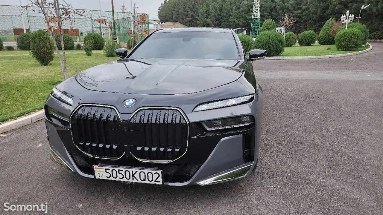 BMW 7 series 2013 · 4.0 AT