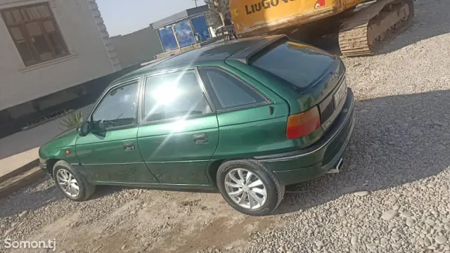 Opel Astra F 1997 · 1.8 MT