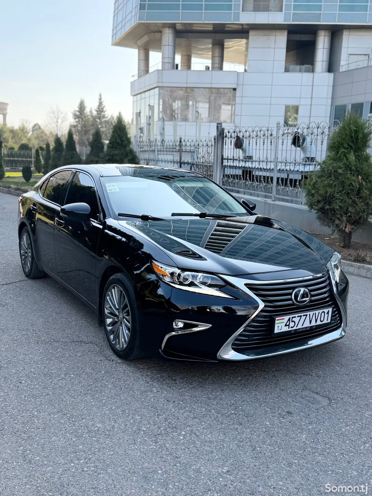 Lexus ES series 2017 · 2.5 AT