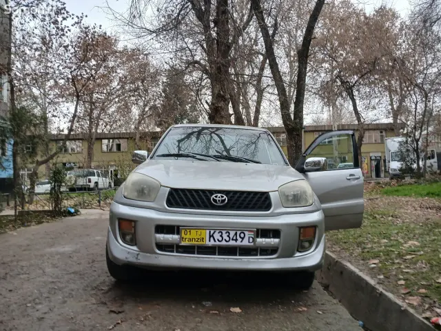 Toyota RAV 4 2005 · 1.8 AT
