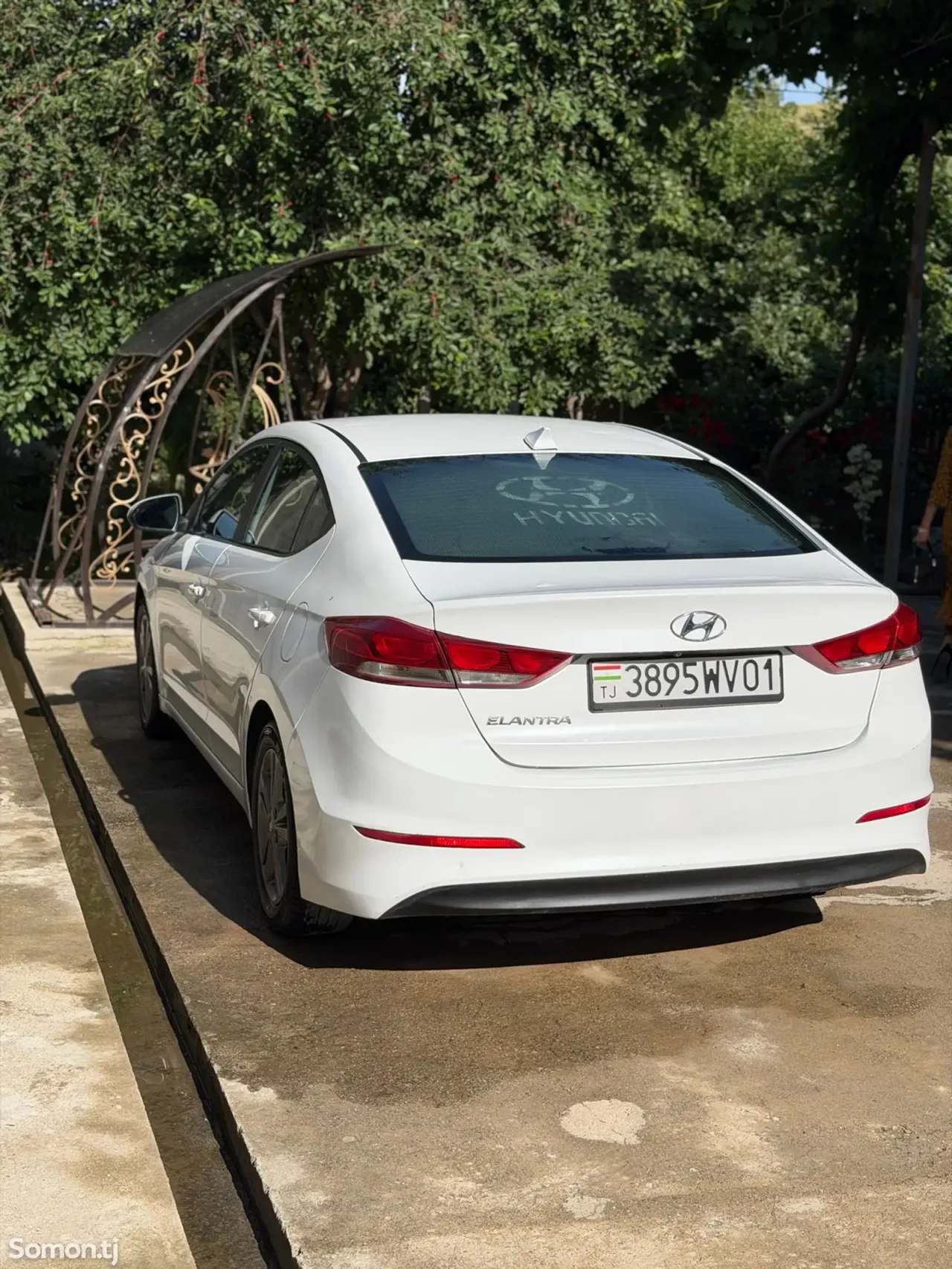 Hyundai Elantra 2017 · 2.0 AT