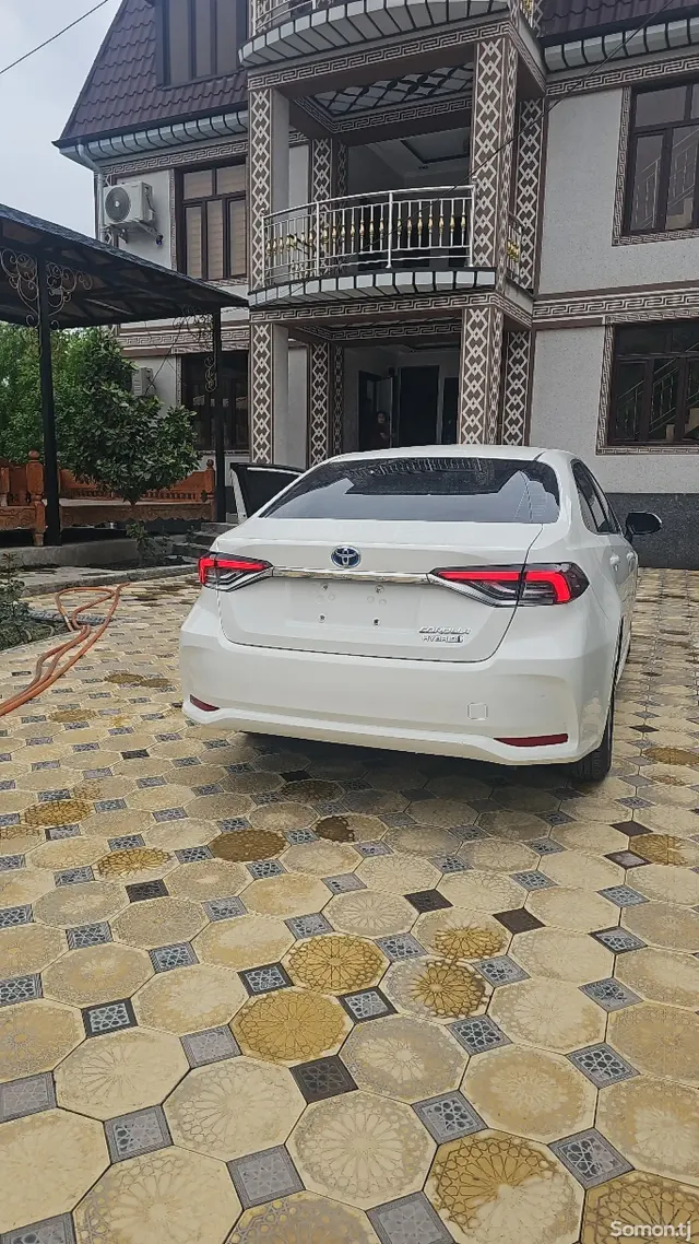 Toyota Corolla 2022 · 1.8 AT