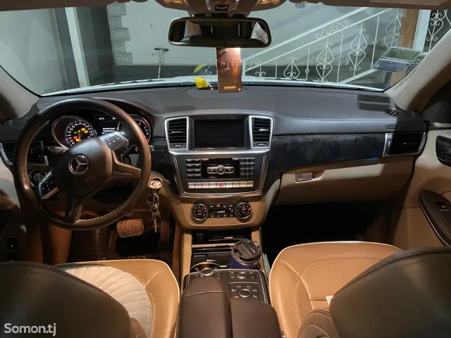 Mercedes-Benz GL class 2014 · 5.5 AT