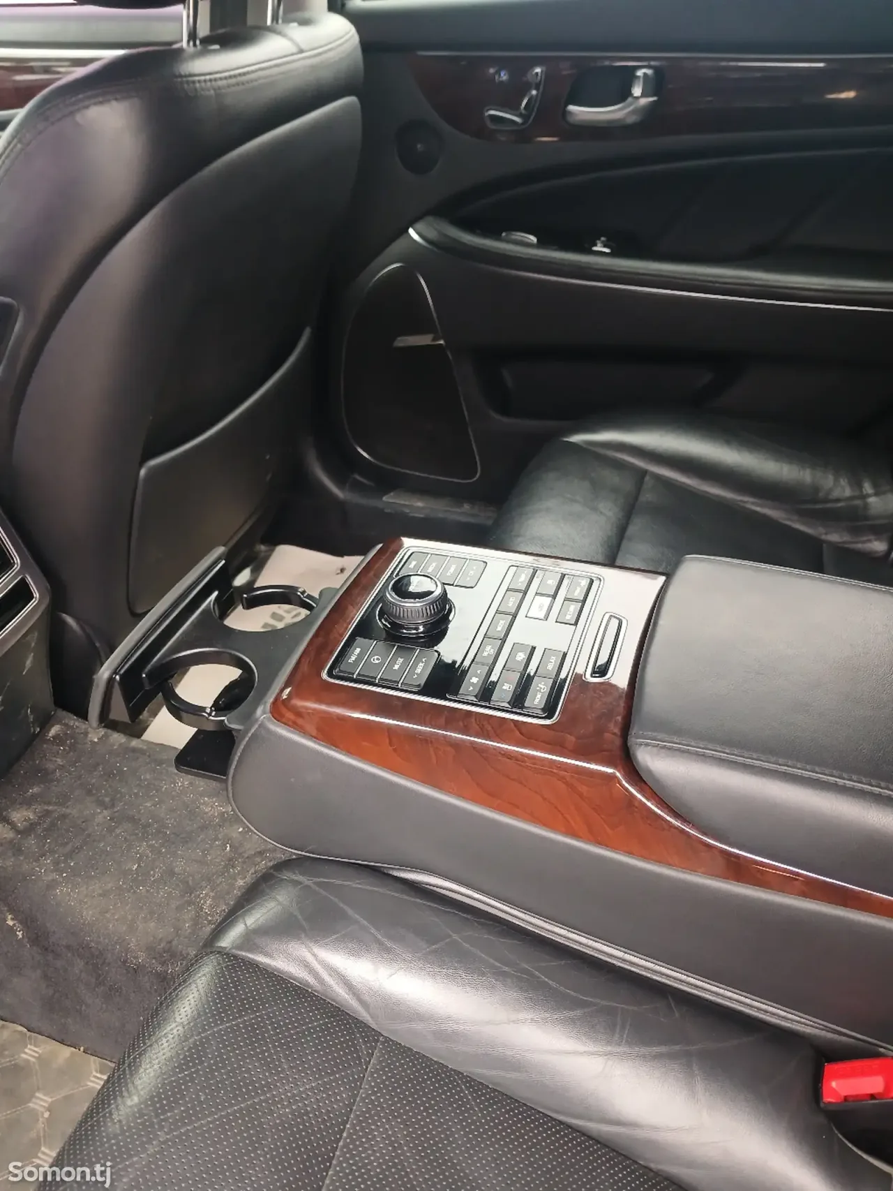 Hyundai Equus 2013 · 3.8 AT