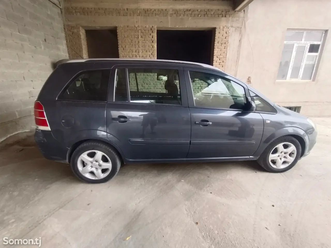Opel Zafira 2006 · 1.8 MT